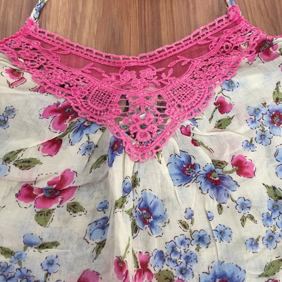 Halter top - Picture 2 of 2