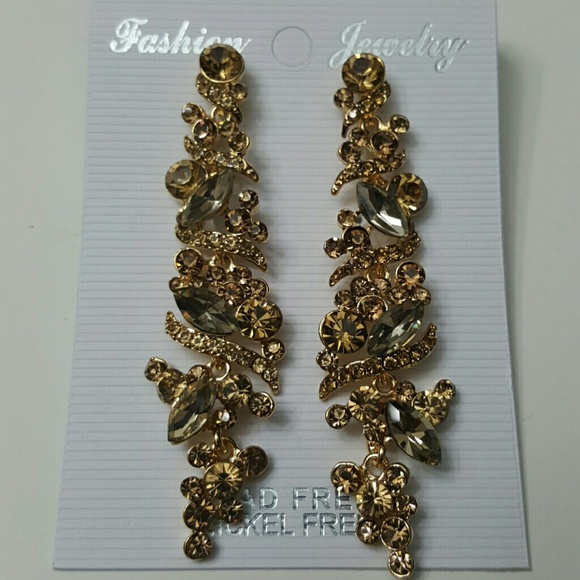 Champagne color with champagne stones earrings