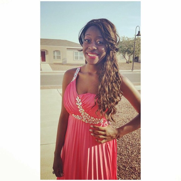Coral Prom Dress 🎀👗 - Picture 2 of 4