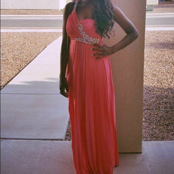 Coral Prom Dress 🎀👗 - Picture 4 of 4