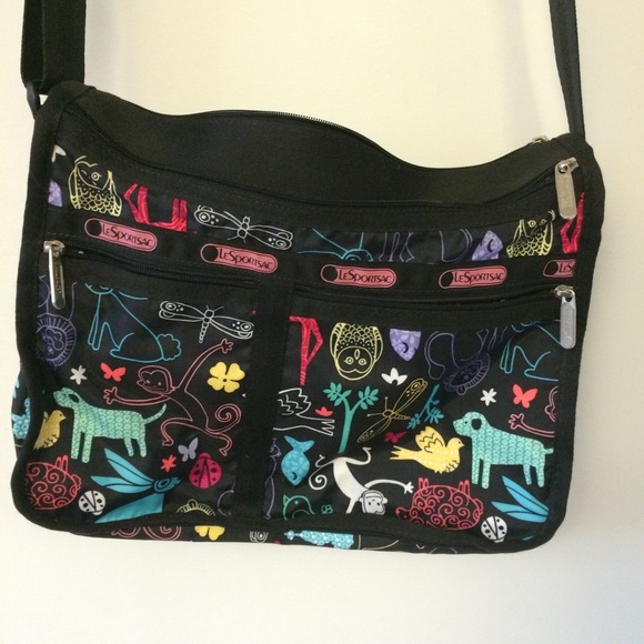 Lesportsac Bags Lesportsac Deluxe Everyday Bag Poshmark