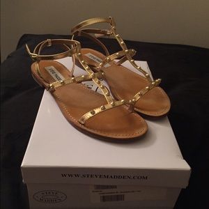 DROP 💸 Steve Madden Gold Studded Sandals