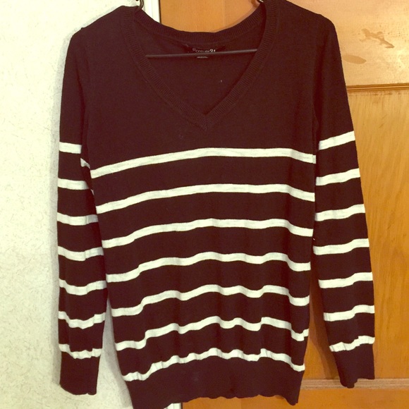 *SOLD* Black & White Striped Thin Sweater