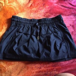 Lululemon tracker skirt