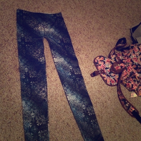 Fleece printed leggings by Dex.