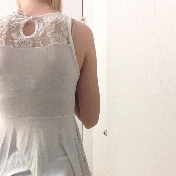 Off white peplum top with lace - Picture 3 of 4