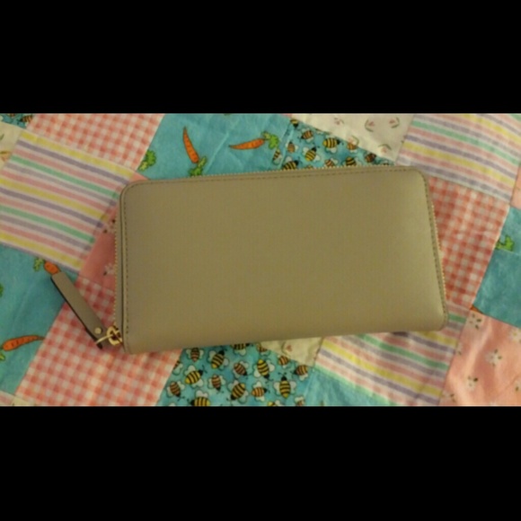 Kate Spade 2 park ave lacey wallet - Picture 3 of 3