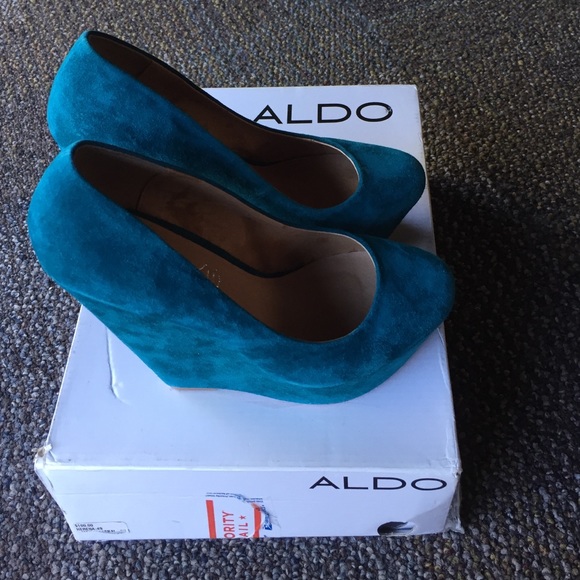 Wedge - Picture 2 of 3