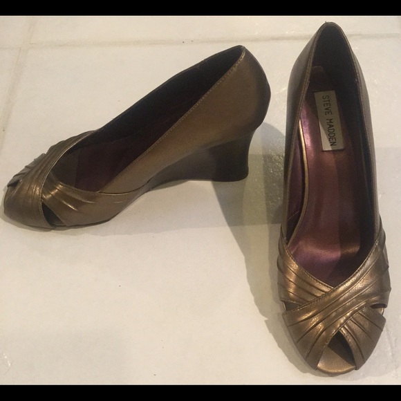 Steve Madden bronze wedges