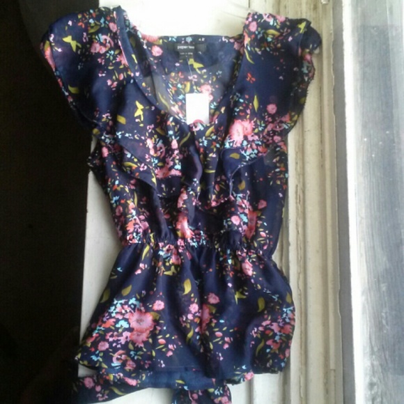 Tops - REDUCED Ruffle chiffon short sleeve~~**