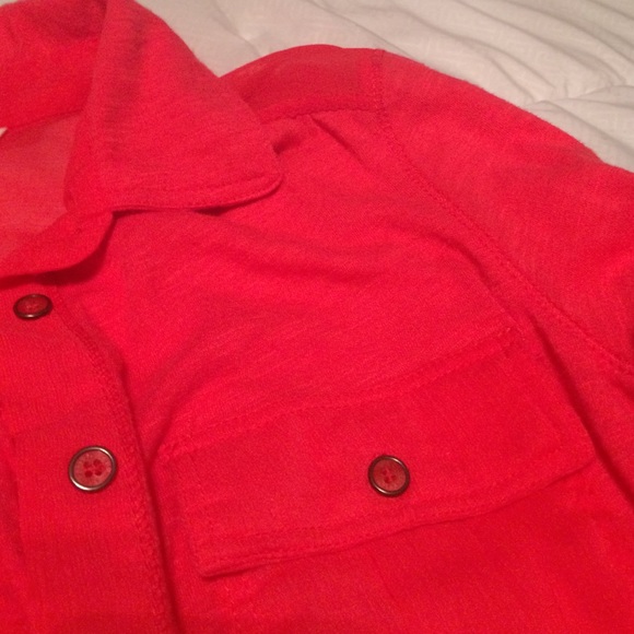 Pink button up top - Picture 3 of 4