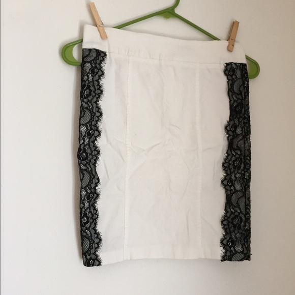 Bebe White Pencil Skirt w/Black Lace Panel Sides
