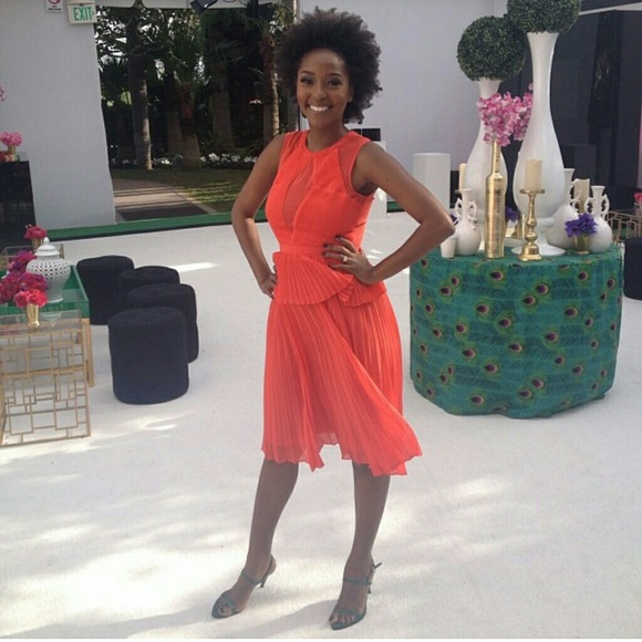 Sleeveless pleated dress