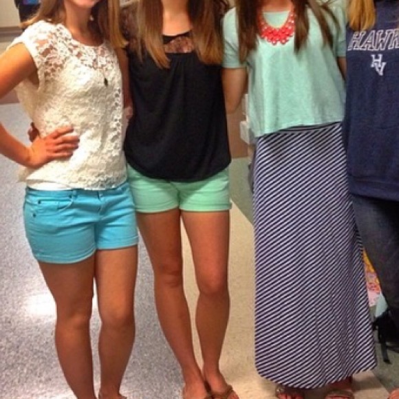 Black Lace Top - Picture 4 of 4