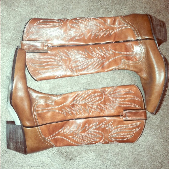 COWBOY BOOTS!!! (MAKE ME OFFER)
