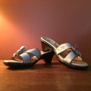 Pewter Flower Sofft Sandals
