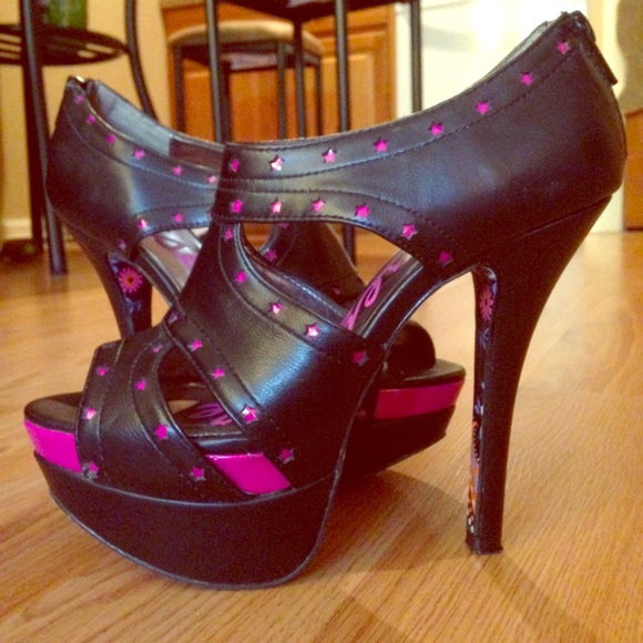 Betsey Johnson Shoes - 🎉HP🎉 • B̺͆e̺͆t̺͆s̺͆e̺͆y̺͆v̺͆i̺͆l̺͆l̺͆e̺͆ •