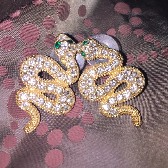 Gold snake with white and green diamond earrings🐍