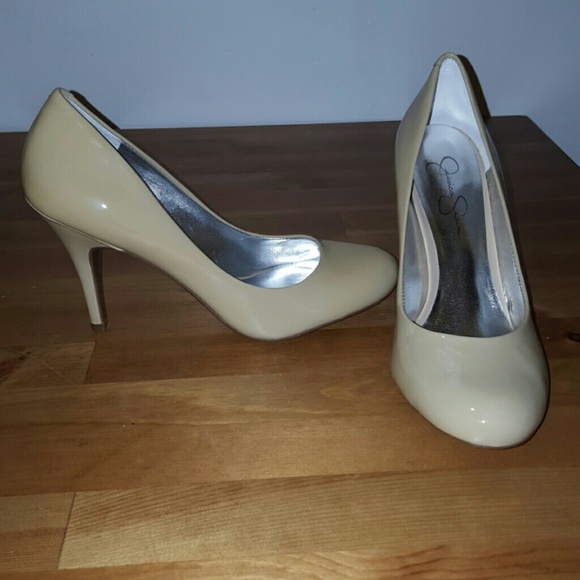 Jessica Simpson Dove in Oscar (Brand New)