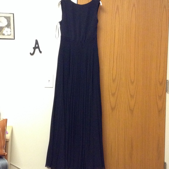 Be the bell in this gown, for weddings, prom etc!✨ - Picture 1 of 2