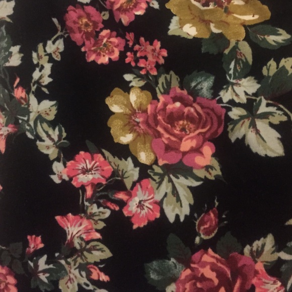 Perfect Floral Leggings! - Picture 2 of 2