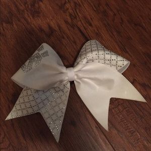 nCA and white bling bow bundle