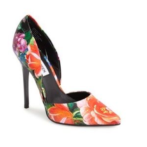 Steve Madden floral Varcityy pump