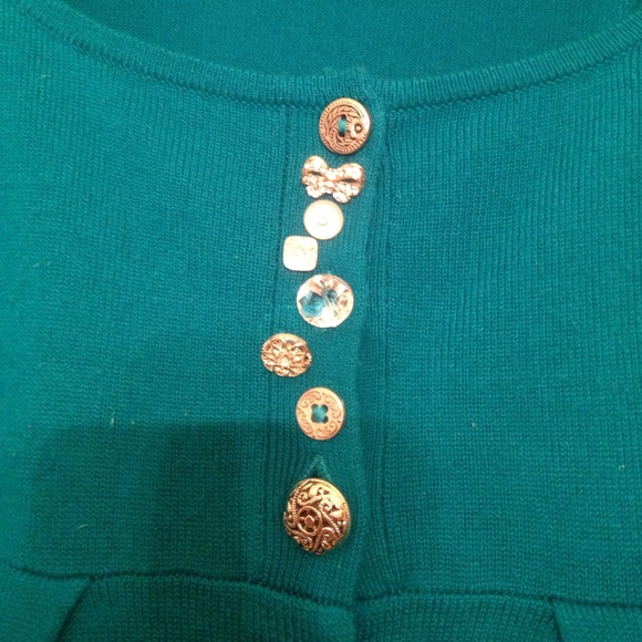 Delia's sweater - Picture 2 of 4