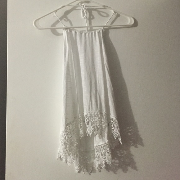 LF backless halter top with crotchet trim - Picture 3 of 3