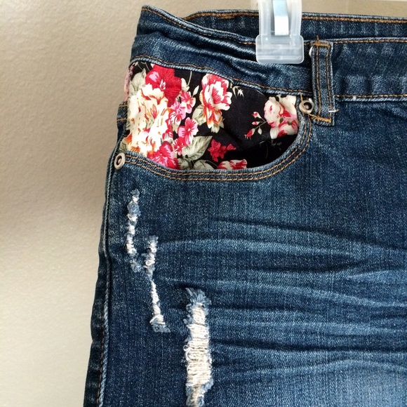 SOLD || Floral Denim Shorts - Picture 3 of 3