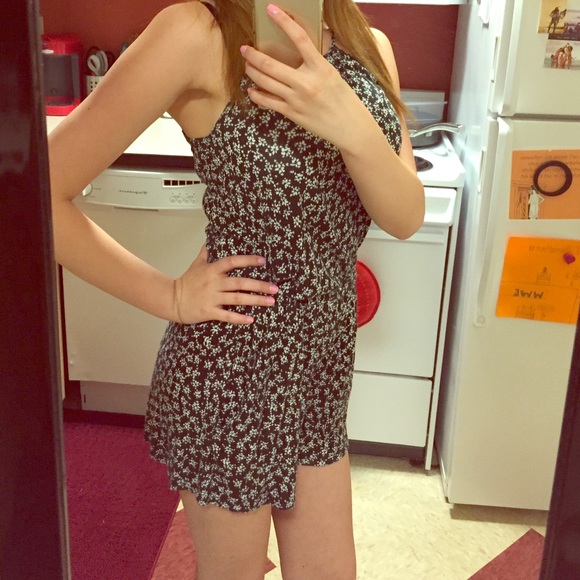 ⚓️VINTAGE DIVIDED HALTER FLORAL DAISY ROMPER⚓️