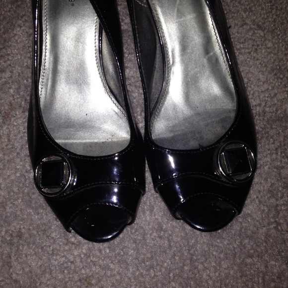 Shoes - Picture 2 of 4