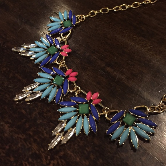 Bold Acrylic Stones Necklace