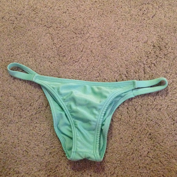 Montce swim. NWOT thong/itsy/cheeky bikini bottoms