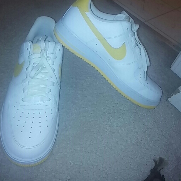 ON HOLD!! Men's Nike air force 1