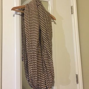 Black And Tan Circle Scarf