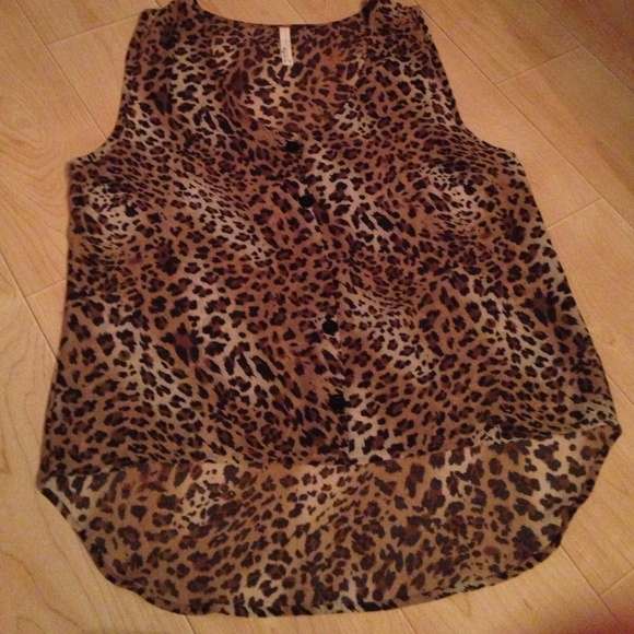 Necessary clothing Cheetah print top! High low - Picture 1 of 2