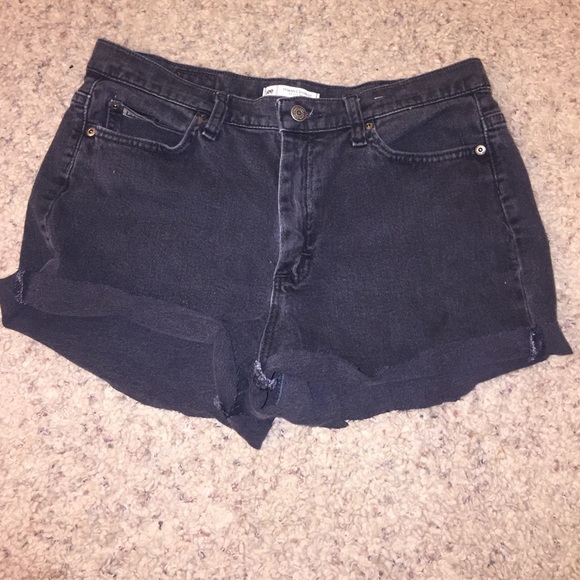 Brandy Melville Denim - High waisted denim shorts
