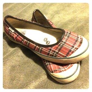 Simple plaid flats Ecosneeks