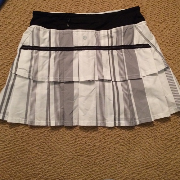 lululemon athletica Dresses & Skirts - Lulu pace setter skort grey and white