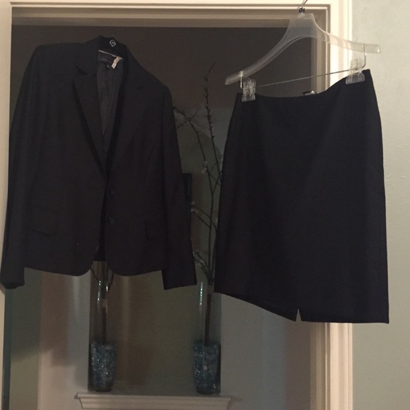 Black like new business suit and skirt