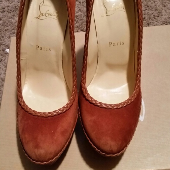 **SOLD**Christian Louboutin Vizir Pump - Picture 4 of 4