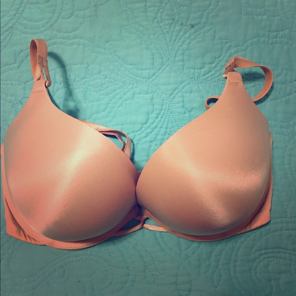 Victoria's secret bombshell bra 34D in nude color