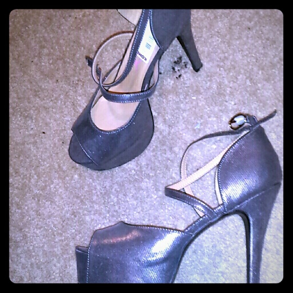 Silver Metallic Heels - Picture 1 of 1
