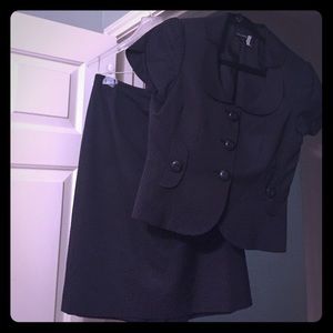 black suit & short sleeve tahari bundle