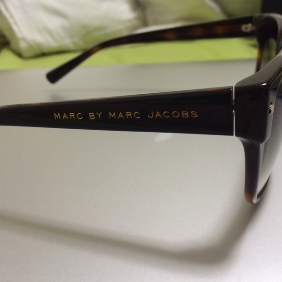 Preloved MBMJ Gradient Butterfly Sunglasses main image 4