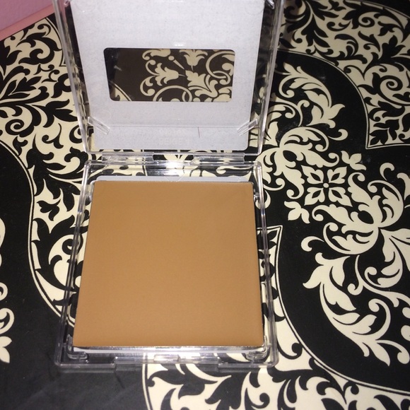 Beige 4 cream to powder foundation