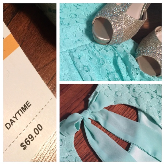 Real/Mint Lace Open Back Bow Tied Dress - Picture 4 of 4