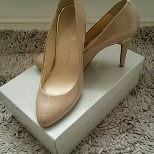 Jessica Simpson nude pumps