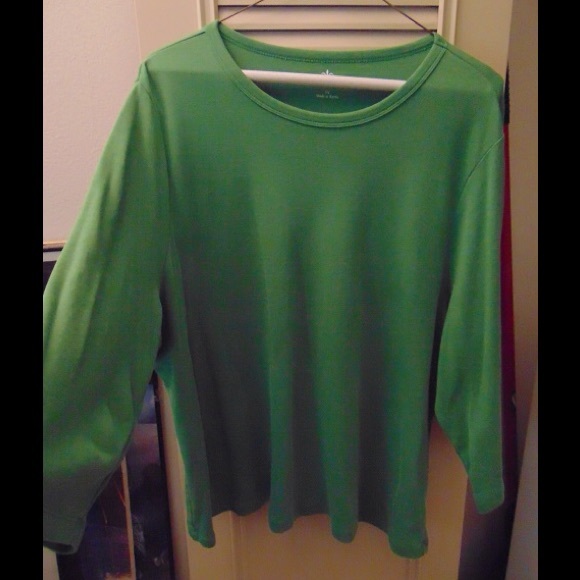Woman's plus size 3X shirt in green